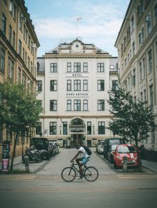 Hotel-kong-arthur-entrance