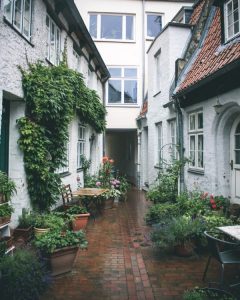 Lübeck-courtyard
