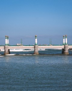 74SSIFF-Kursaal-bridge